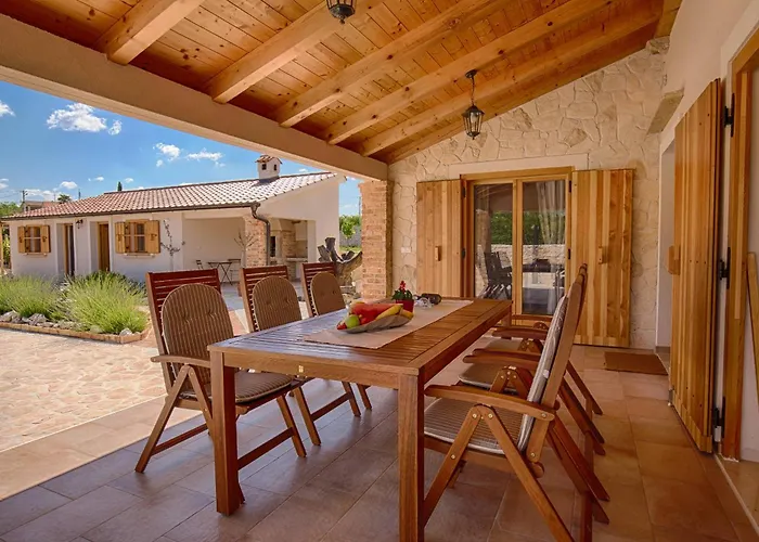 With Pool, Garden, In A Quiet Small Village - By Traveler Tourist Agency Krk - Id 2179 빌라 Kras