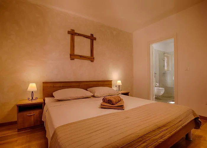 빌라 With Pool, Garden, In A Quiet Small Village - By Traveler Tourist Agency Krk - Id 2179 Kras