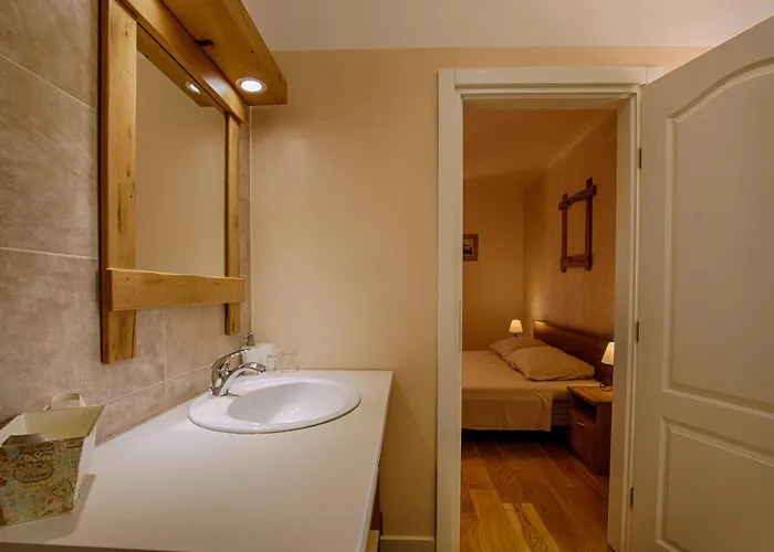 빌라 With Pool, Garden, In A Quiet Small Village - By Traveler Tourist Agency Krk - Id 2179 *