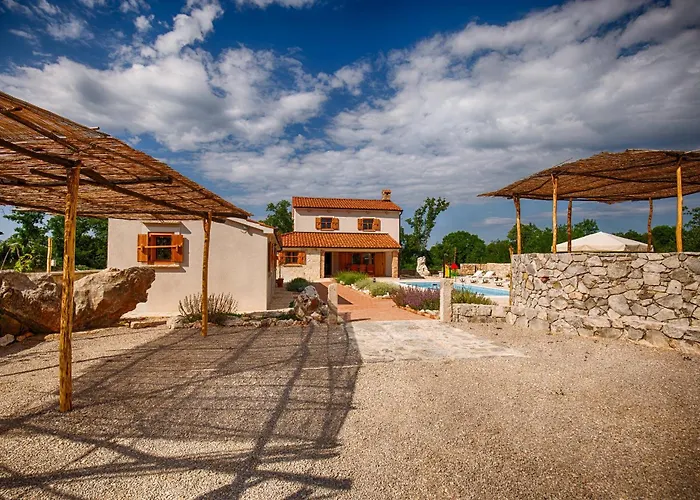 With Pool, Garden, In A Quiet Small Village - By Traveler Tourist Agency Krk - Id 2179 빌라