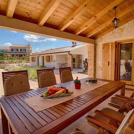 Vila With Pool, Garden, In A Quiet Small Village - By Traveler Tourist Agency Krk - Id 2179 Kras