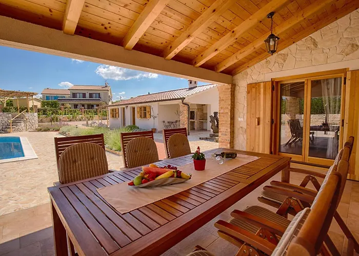 Vila With Pool, Garden, In A Quiet Small Village - By Traveler Tourist Agency Krk - Id 2179 Kras