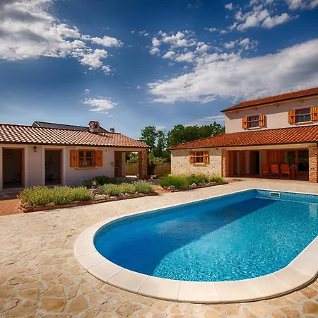 With Pool, Garden, In A Quiet Small Village - By Traveler Tourist Agency Krk - Id 2179 Kras